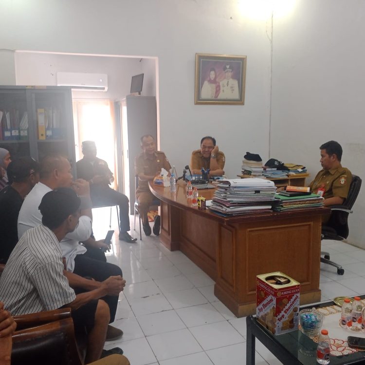 Aspirasi para pedagang terkait keberadaan dua pasar di wilayah Tosora, Desa Tellulimpoe, Kecamatan Majauleng, Kabupaten Wajo, akhirnya menemui titik terang