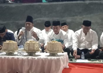 Pemerintah Kabupaten (Pemkab) Wajo menggelar Zikir, Sholawat, dan Doa Bersama dalam rangka menyambut malam pergantian Tahun Baru.