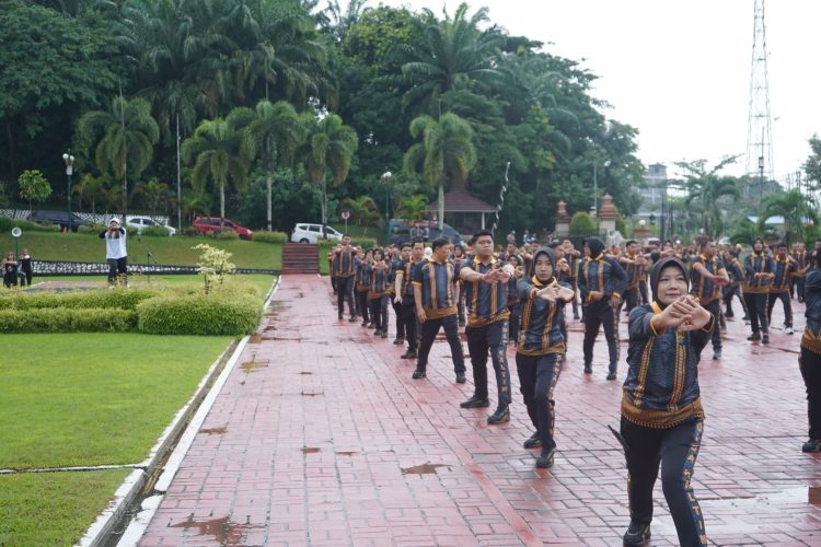 Jaga Kebugaran Tubuh, Personel Polda Kaltim Laksanakan Senam Aerobik