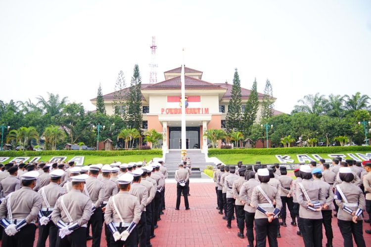 Pimpin Upacara Hari Kesadaran Nasional, Kapolda Kaltim Tekankan Profesionalisme Kinerja serta Integritas Personel