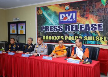 Biddokkes Polda Sulsel Gelar Konferensi Pers Hasil Identifikasi Korban Kecelakaan Pesawat ATR 42-500, 1 Korban Teridentifikasi