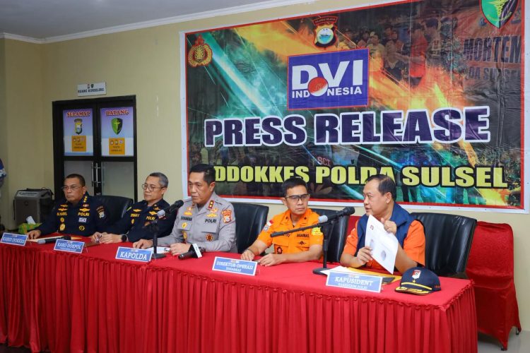 Biddokkes Polda Sulsel Gelar Konferensi Pers Hasil Identifikasi Korban Kecelakaan Pesawat ATR 42-500, 1 Korban Teridentifikasi