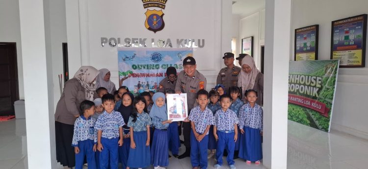 Puluhan Murid TK Kunjungi Polsek Loa Kulu, Belajar Tugas Polisi Lewat Program Polsanak