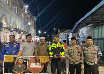 Salat Tarawih Aman, Polres Wajo Siagakan Personel di Masjid Kota Sengkang