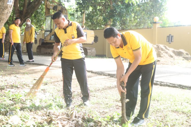 Polres Wajo Tunjukkan Disiplin dan Kepedulian, Apel Pagi dan Kurvei Perkuat Soliditas Internal