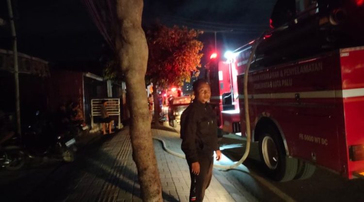 Kebakaran di Palu Selatan, Kios Bensin dan Barbershop Ludes Terbakar