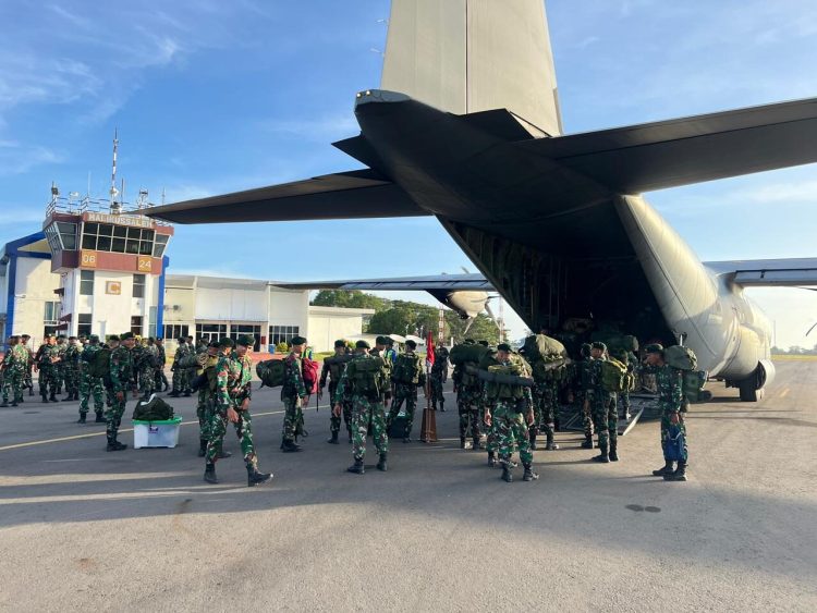 Misi Kemanusiaan Tuntas! 105 Prajurit “Jaladri Palaka” Tinggalkan Aceh, Warga Haru