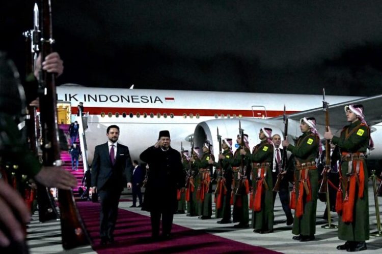 Disambut Jet Tempur & Putra Mahkota, Presiden Prabowo Mendarat di Amman