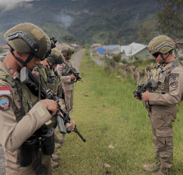 Satgas Damai Cartenz Intensifkan Patroli di Sinak, Tegaskan Komitmen Polri Jaga Keamanan Warga