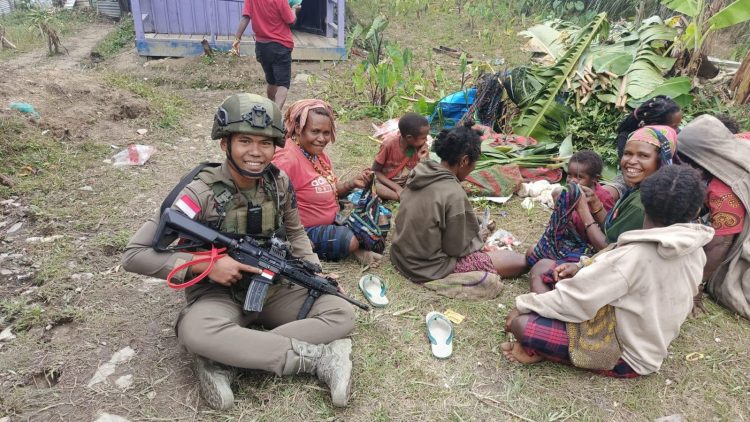 Patroli Tegas dan Humanis, Satgas Ops Damai Cartenz Pastikan Keamanan Intan Jaya Tetap Kondusif