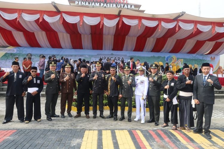Kapolres PPU Hadiri Upacara HUT ke-24 Penajam Paser Utara, Sinergi Forkopimda Jaga Perayaan Berlangsung Aman dan Khidmat