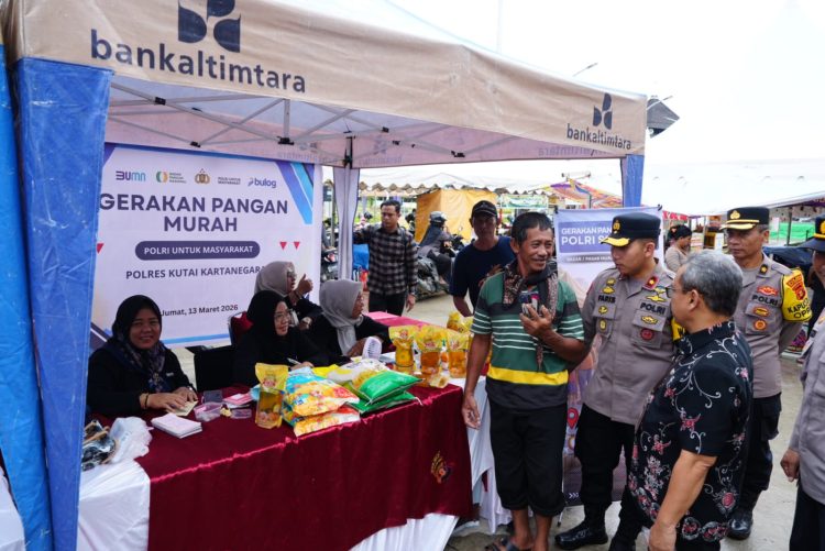 Polres Kukar Gelar Gerakan Pangan Murah, Warga Tenggarong Serbu Beras dan Minyak Goreng Jelang Lebaran