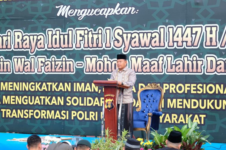 Kapolda Kaltim Sholat Idulfitri Bersama Personel dan Masyarakat di Mapolda Balikpapan