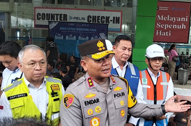 Kapolda Kaltim Tegas Pastikan Pengamanan Mudik di Pelabuhan Semayang Berjalan Optimal
