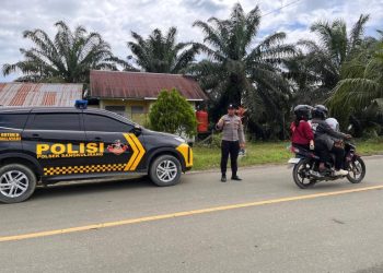Polsek Sangkulirang Perkuat Pengaturan Lalu Lintas, Hadirkan Rasa Aman dan Kelancaran bagi Masyarakat
