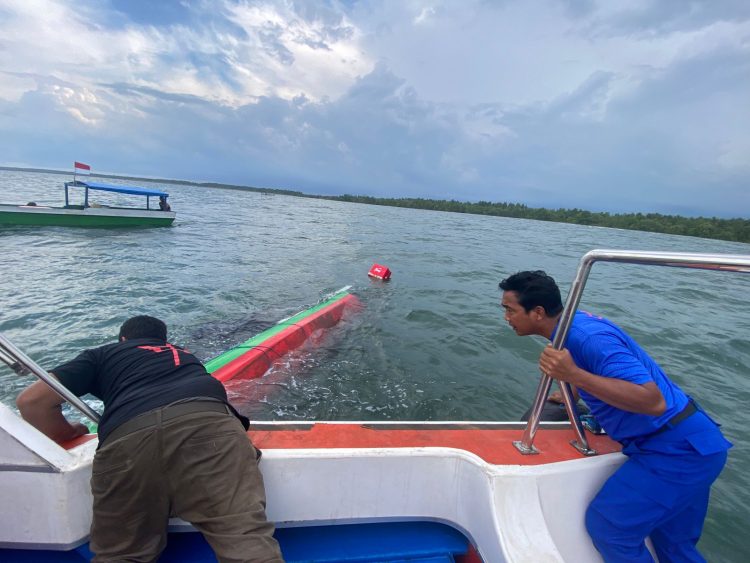 Gelombang Ganas Kenyamukan Nyaris Renggut Nyawa, Satpolairud Kutim Bergerak Cepat Selamatkan Tiga Pemancing