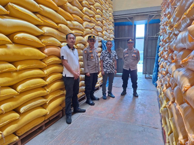 Kapolsek Maniangpajo Turun Tangan, Pastikan Stok Pangan Aman dan Distribusi Tak Boleh Terganggu